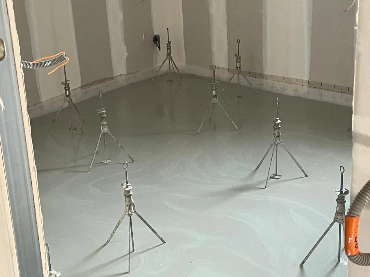 Chantier chape liquide - Top'Isol